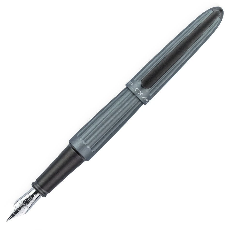 Diplomat Aero Fountain Pen – Grey 3 Diplomat Aero Fountain Pen – Grey